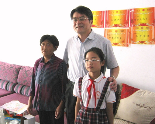 长谷川副总经理探望学生家庭